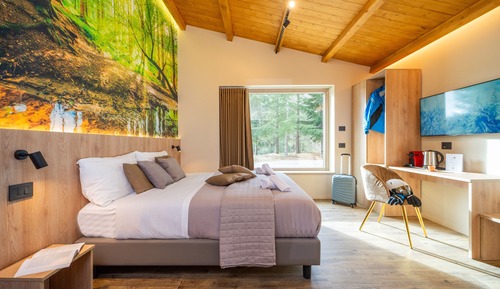 Deluxe Suite, Courtyard View