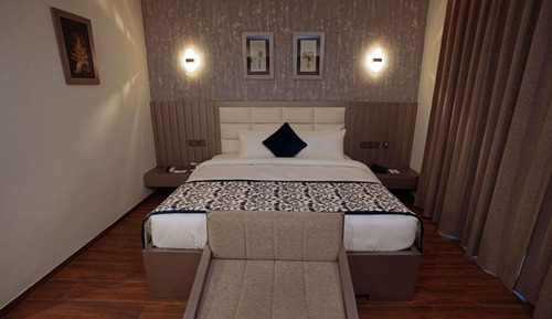 Superior Room, 1 Double Bed, Pool View