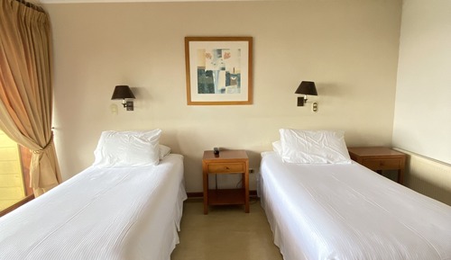 Standard Twin Room, Non Smoking, Partial Lake View