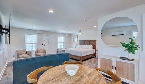 Saltwater Resort 2001 King Pet Friendly, 1st Fl. Serenity