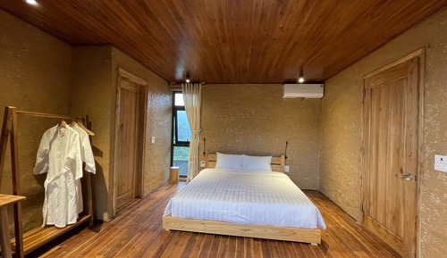 Executive Room, Balcony, Mountain View