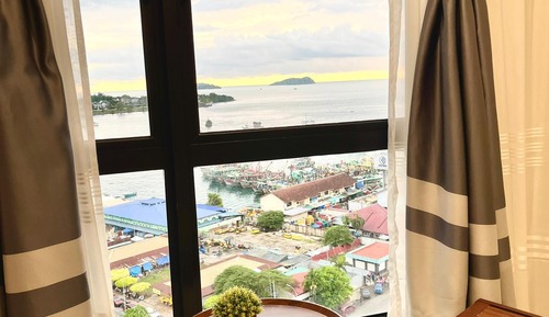 Deluxe Condo, Sea View