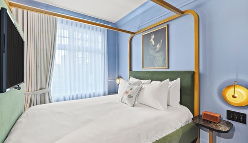 Deluxe Room, 1 King Bed