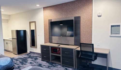 Basic Room, 2 Queen Beds, Smoking