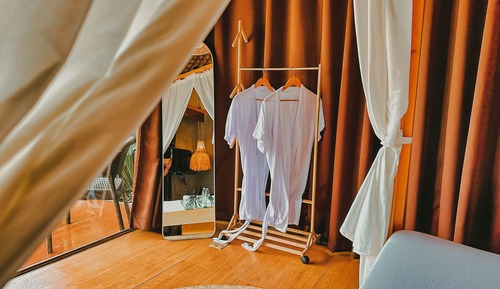 Deluxe Cabin, 1 King Bed, Non Smoking, Pool View