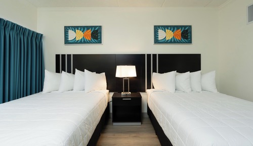 Double Queen Suite