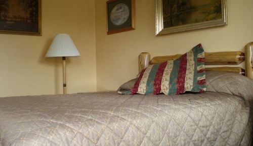 Basic Single Room, 1 Queen Bed