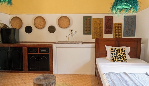 Comfort Studio, 1 Large Twin Bed, Non Smoking, Private Bathroom