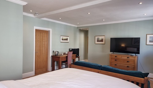 Superior Suite, Ensuite, Mountain View (203)