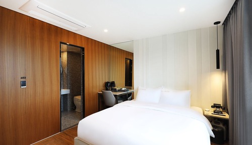 Elite Room