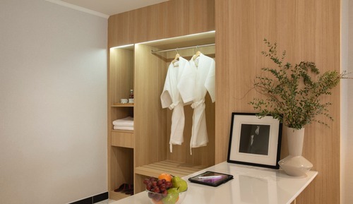Deluxe Seaview with Bathtub
