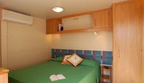 Basic Double or Twin Room, Non Smoking, Private Bathroom