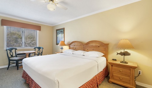 Standard Condo, 2 Bedrooms, Lake View