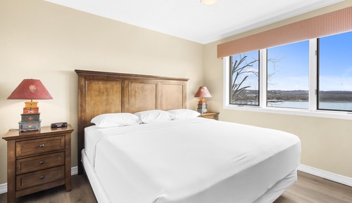 Deluxe Condo, 2 Bedrooms, Lake View