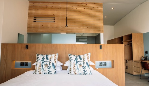 Junior Suite, 1 King Bed, Mountain View