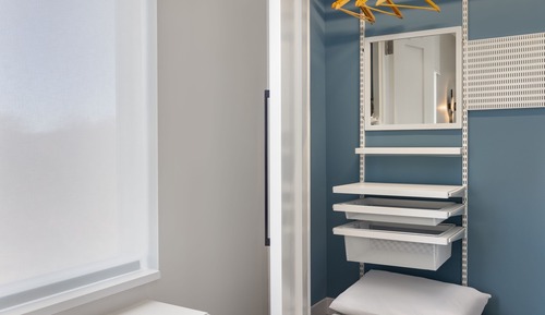 Studio, 1 King Bed with Sofa bed (Mobility Accessible, Roll-in Shower)