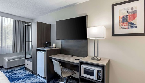 Standard Room, 1 King Bed, Non Smoking, Refrigerator & Microwave