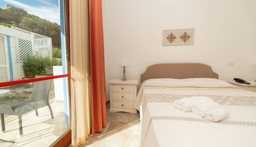 Economy Room, Accessible