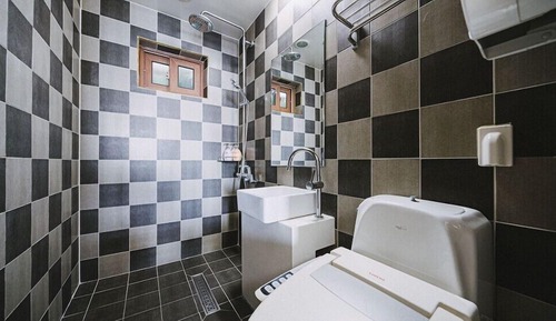 Room (Ocean View Family Room)