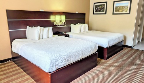 Deluxe Double Room, 2 Queen Beds, Non Smoking, Mountain View