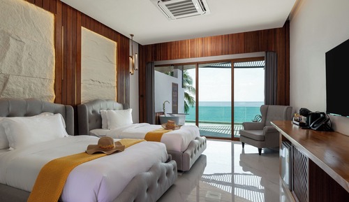 Deluxe Ocean View Twin room