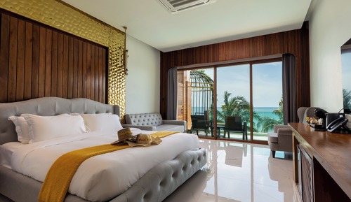 Deluxe Pool Access Double room