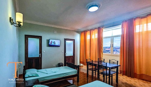 Family Room, 1 Bedroom