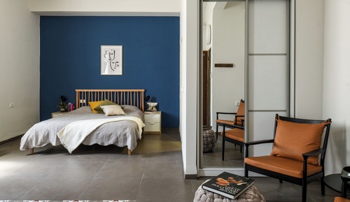 Studio, Courtyard View