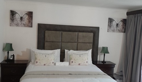 Room 1 King suite