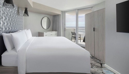 Suite, 1 Bedroom, Balcony (View)