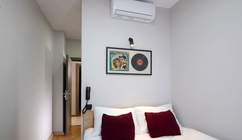 Economy Room