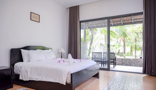 Superior Double Room Single Use, Garden View