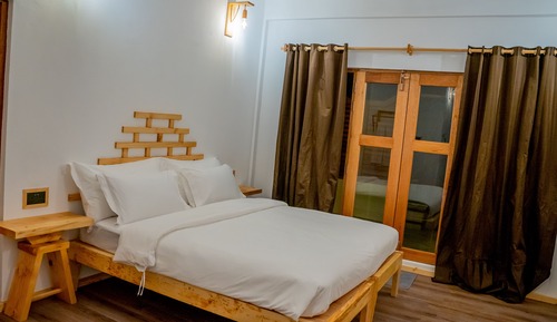 Deluxe Double or Twin Room