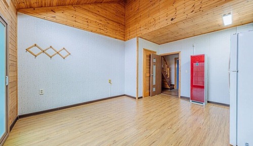 Room (Alps B)