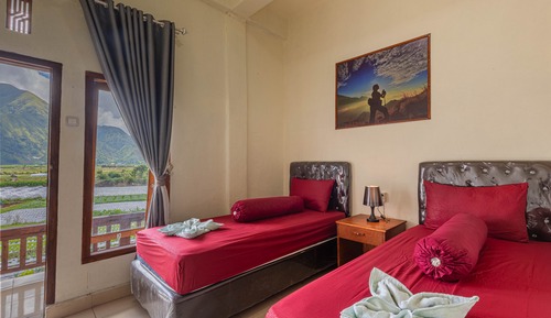 Standard Twin Room, 2 Twin Beds, Non Smoking, Mountain View