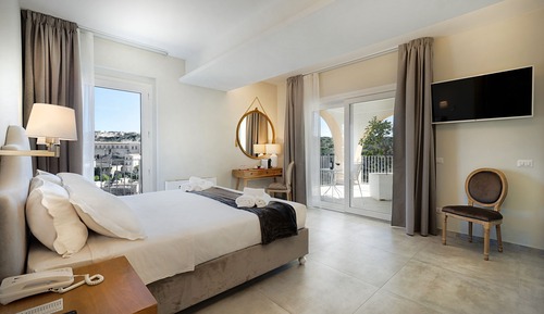 Superior Suite, 1 King Bed with Sofa bed, Terrace