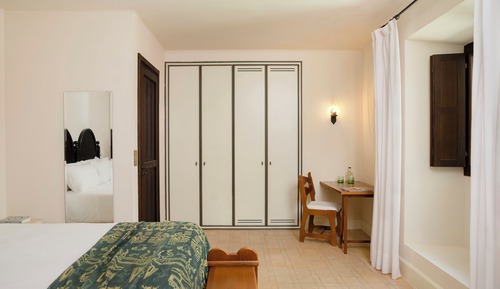 Family Room, 2 Bedrooms (Can Serra)