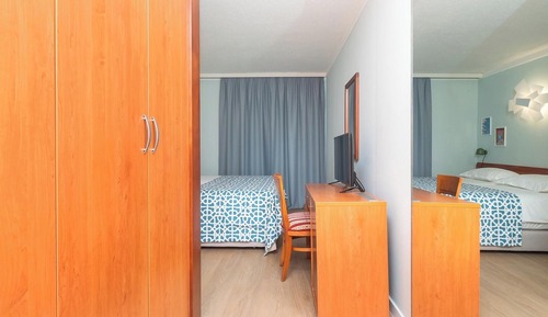 Twin Room 18m² Courtyard/Park View with Balcony