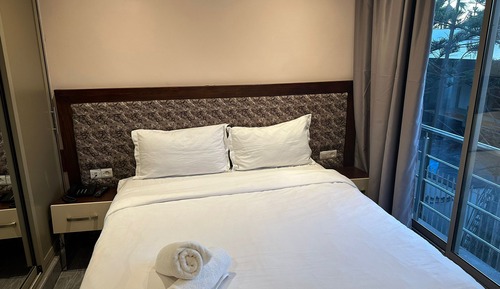 Economy Suite