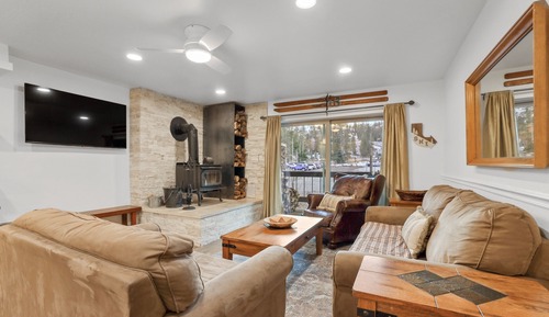 Condo, 2 Bedrooms