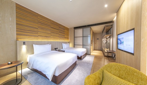 Elegant Twin Bed Room