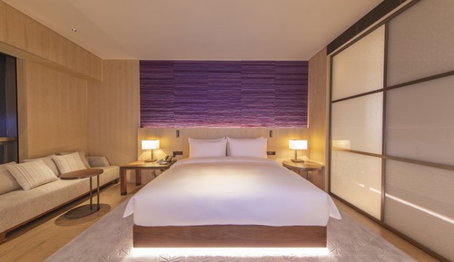 Elegant King Bed Room