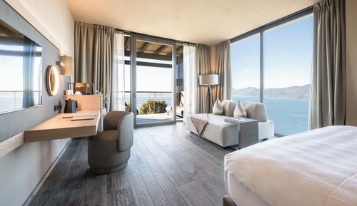 Deluxe Suite, Private Pool, Lake View