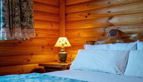 Double Room, 1 Queen Bed (1)