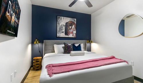 Signature Condo, 4 Bedrooms, Non Smoking, Balcony