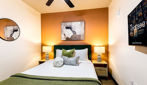 Exclusive Condo, 2 Bedrooms, Balcony, City View