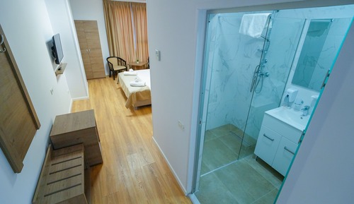 Standard Double Room, 1 Queen Bed