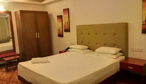 Standard Double Room, 1 Queen Bed, Non Smoking, Courtyard View