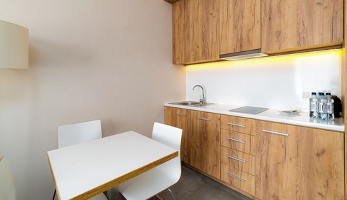 Studio (Standard+ 4os.)