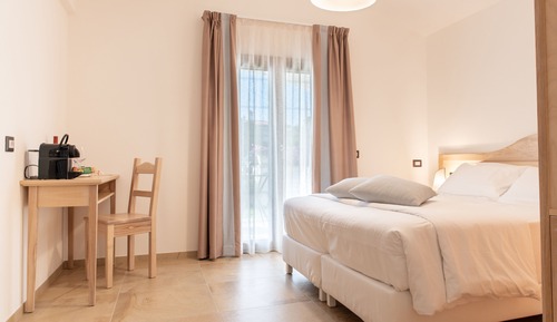 Deluxe Room, 1 Bedroom, Garden View